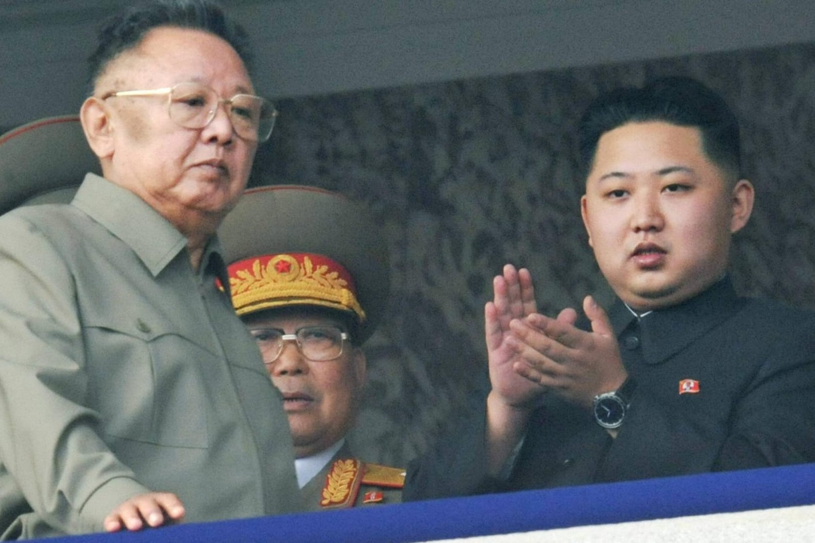 Der damalige nordkoreanische Machthaber Kim Jong Il und sein Sohn, Kim Jong Un (2019): In den 1990ern betrieb das Land ein Drogenlabor.