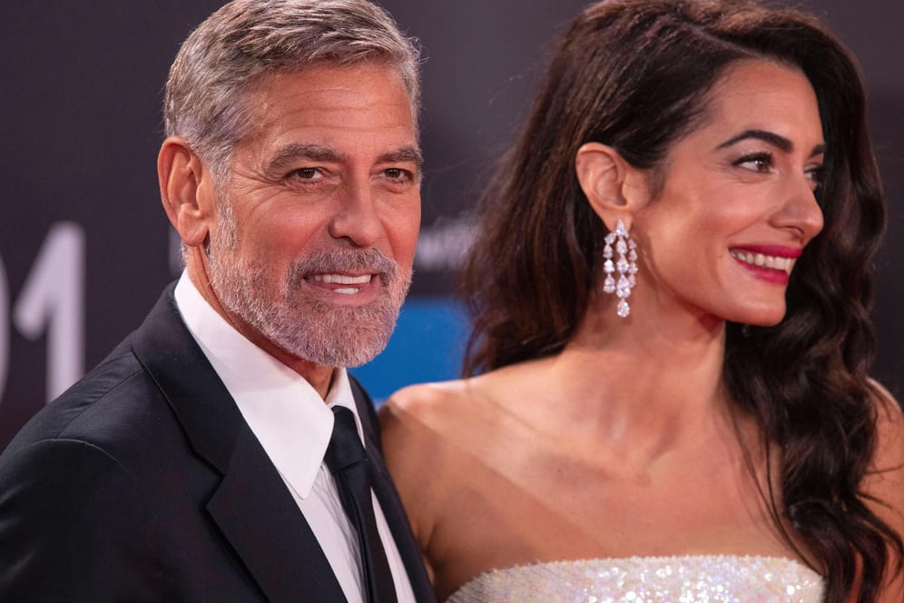 George und Amal Clooney: Das Hollywood-Traumpaar hat bei einem Auftritt in London alle Blicke auf sich gezogen.