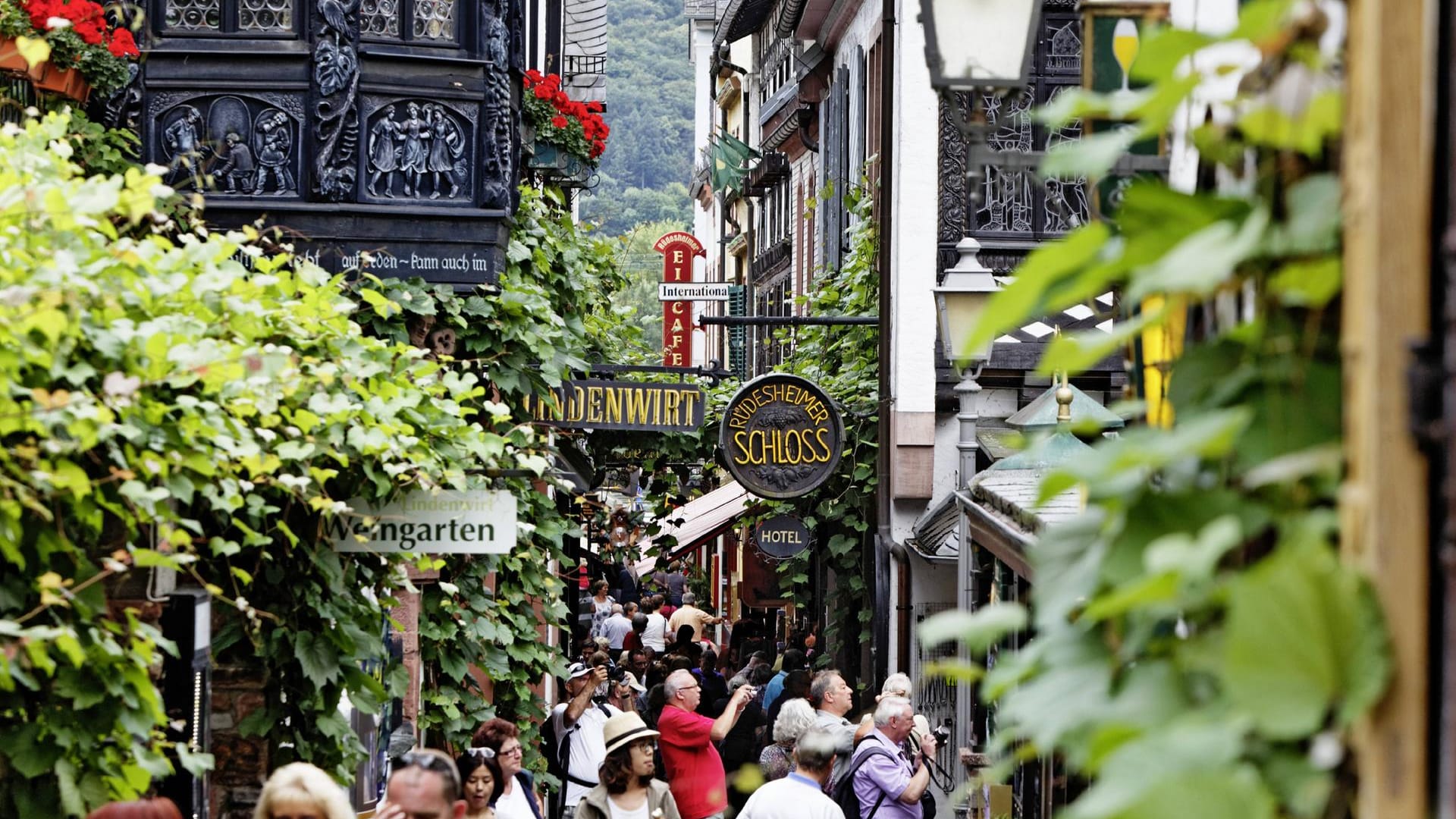 Rüdesheim: Die legendäre Drosselgasse befindet sich in der Weinstadt am Rhein.