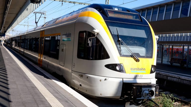 Zug der Eurobahn in Münster (Symbolbild): Die staatliche Eisenbahngesellschaft SNCF trennt sich von ihrer Deutschland-Tochter.