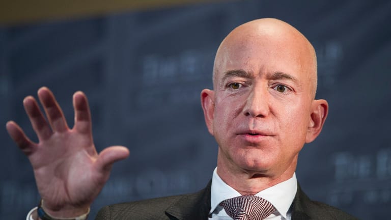 Amazon-Gründer Jeff Bezos liegt mit 165 Milliarden Euro Vermögen auf Platz zwei der "Forbes"-Liste.