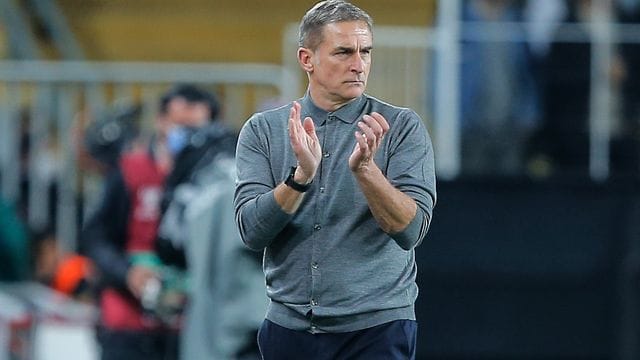 Trainer Stefan Kuntz konnte mit der Türkei dank eines späten Treffers von Stürmer Burak Yilmaz in Lettland einen Sieg einfahren. Trainer Stefan Kuntz konnte mit der Türkei dank eines späten Treffers von Stürmer Burak Yilmaz in Lettland einen Sieg einfahren.