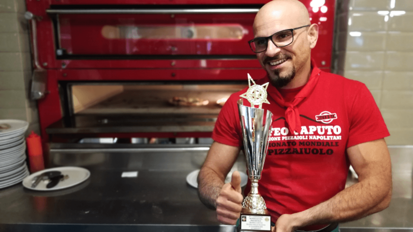 Francesco Ialazzo: Jetzt hat er den Weltmeistertitel im Pizzabacken gewonnen.