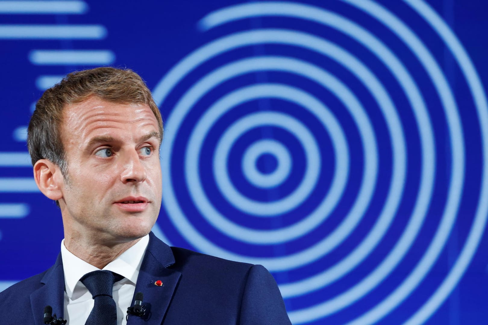 Macron präsentiert "France 2030" im Élysée-Palast: "Es gibt einige Bereiche, in denen wir als Franzosen und Europäer eine Führungsrolle einnehmen sollten."