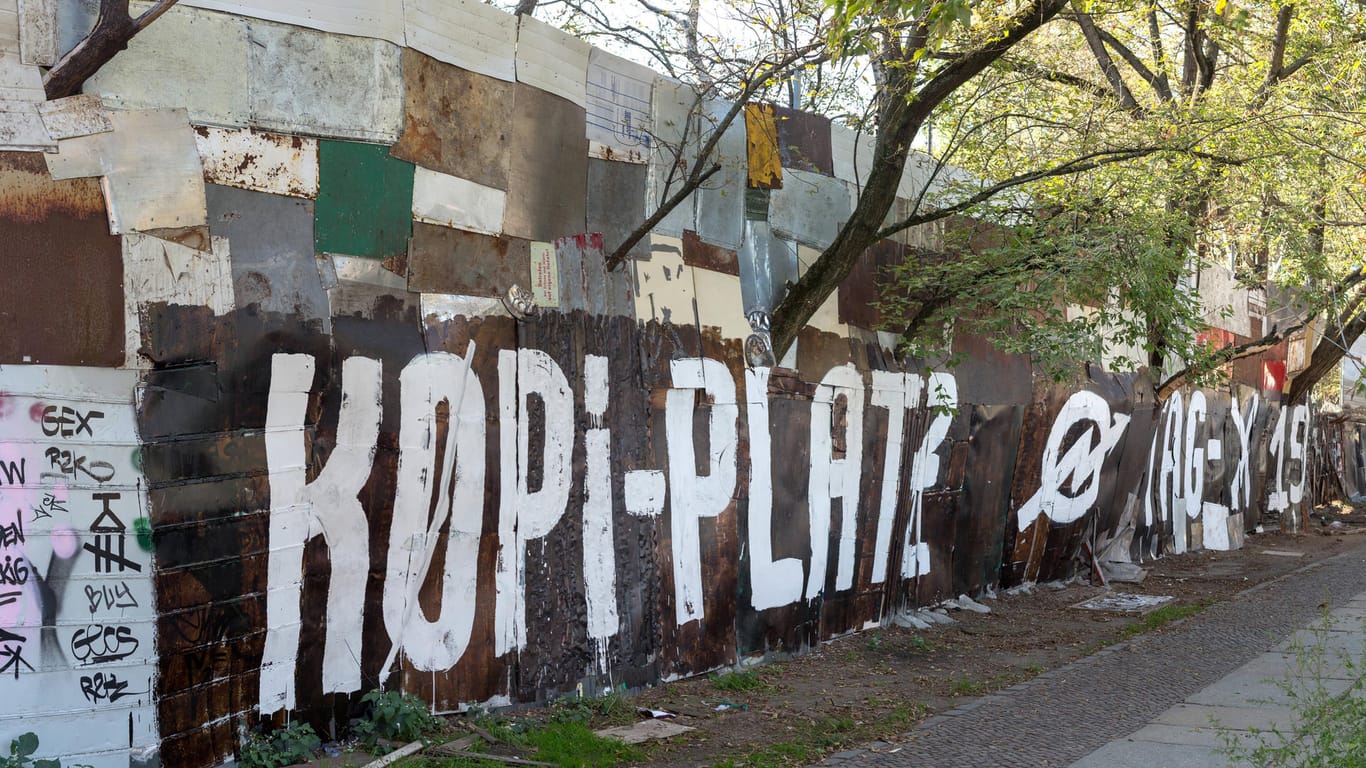 Der "Köpi"-Wagenplatz an der Köpenicker Straße 137 in Berlin: Der Platz soll geräumt werden.