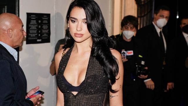 Dua Lipa hat sich in Roskilde angesagt.