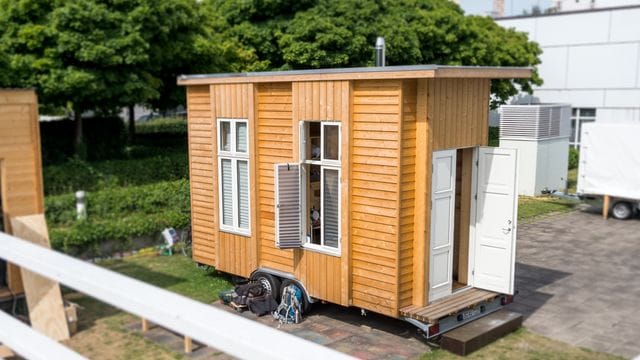 Tiny House: Eigentümer müssen bei einer Veräußerung nicht die zehnjährige Spekulationsfrist einhalten, damit der Verkaufserlös steuerfrei bleibt.