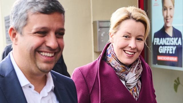 Sondierungsgespräche zwischen SPD, Grünen und Linken Sondierungsgespräche zwischen SPD, Grünen und Linken