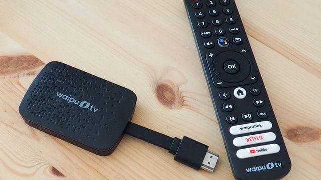 Der Stick kommt an den Fernseher, die Fernbedienung in die Hand - schon kann das Loszappen beginnen. Der Stick kommt an den Fernseher, die Fernbedienung in die Hand - schon kann das Loszappen beginnen.