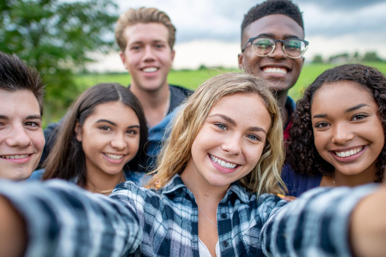 Teenager: Viele junge Menschen verbringen ihre freie Zeit gerne mit Freunden.