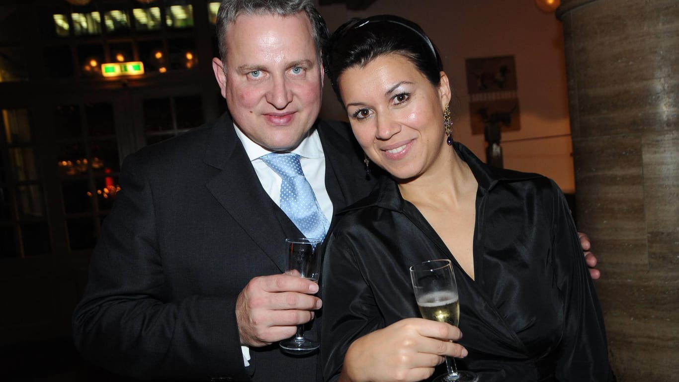Christian Schottenhamel mit Ehefrau Nika (Archivfoto): Der Wirt will sich gegen die horrenden Tischpreise beim Oktoberfest wehren.