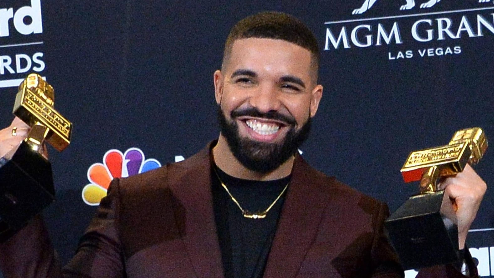 Drake: Der Rapper und Sänger hat einmal mehr die Nähe eines Sport-Stars gesucht.