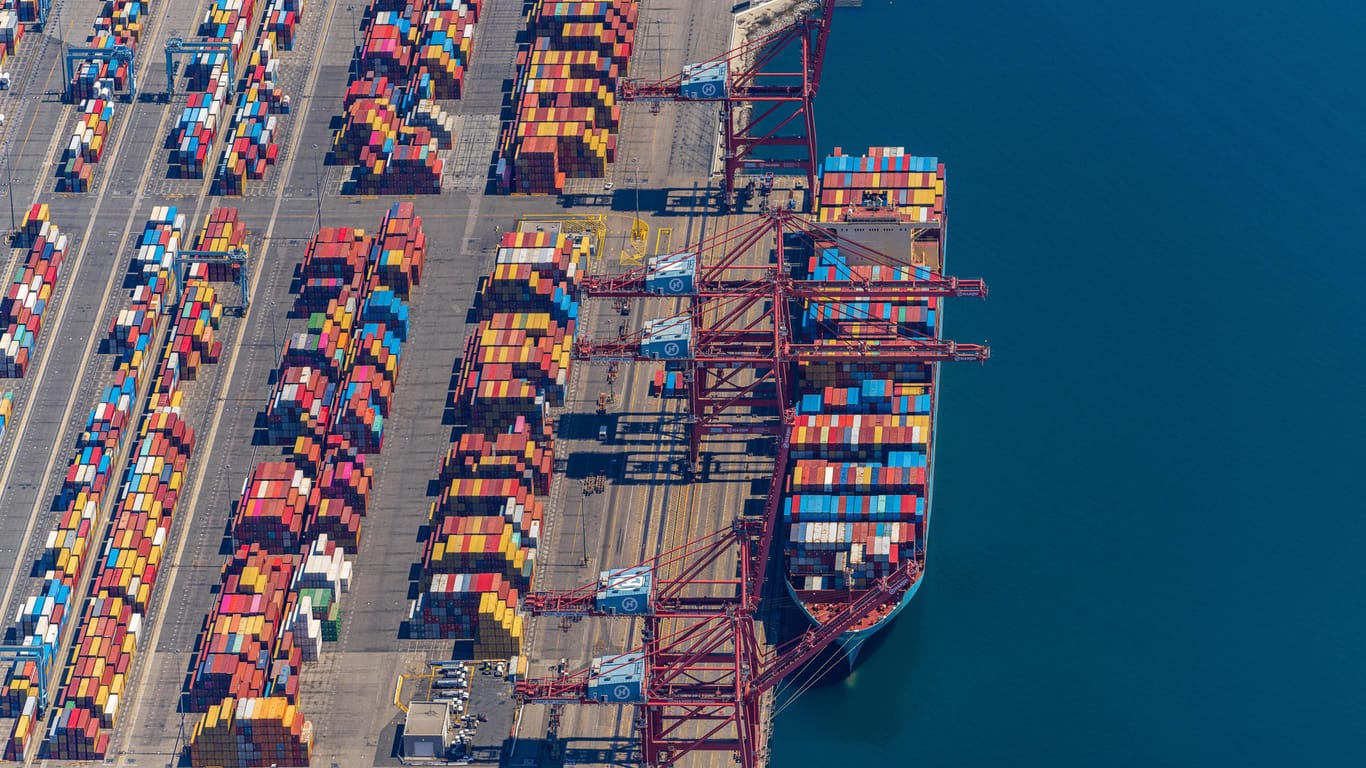 Hafen von Los Angeles: Um die Lieferengpässe zu bewältigen soll der Hafen nun im Dauerbetrieb arbeiten.