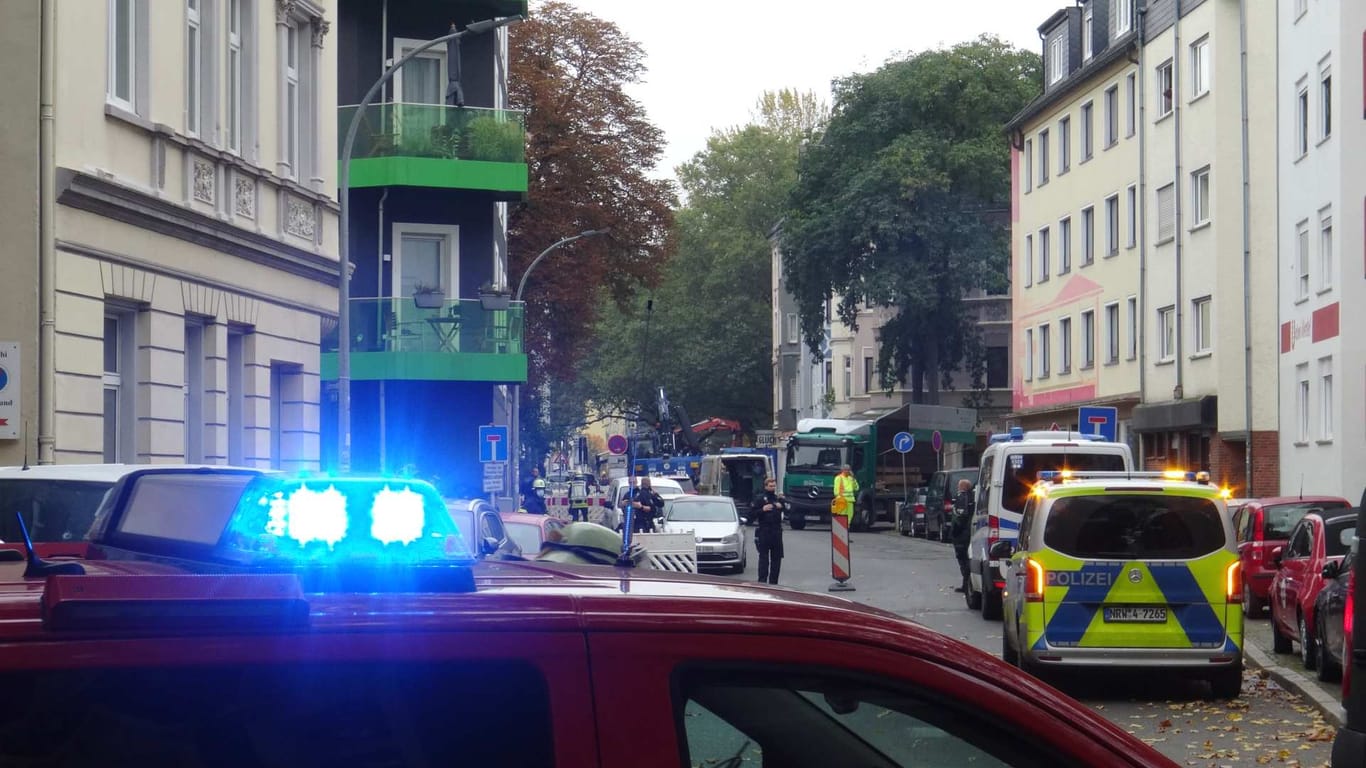 Der Einsatzort der Polizei und Feuerwehr: An der Lange Straße wurde eine Gasleitung beschädigt.