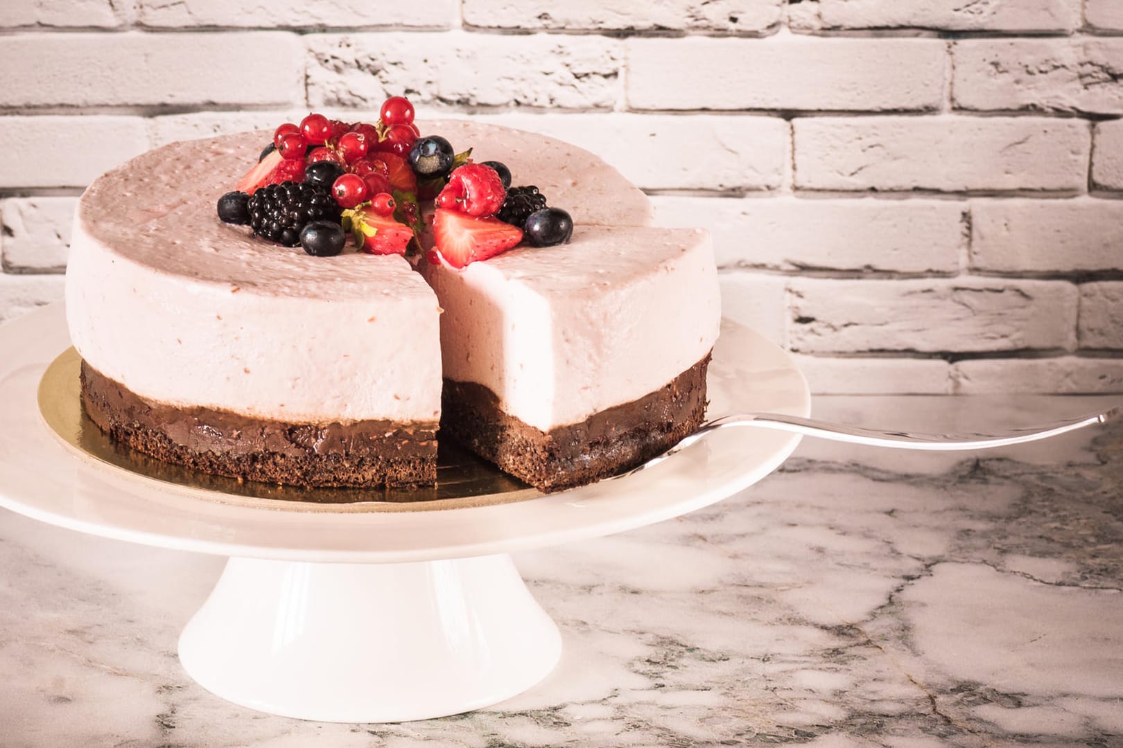 Beeren-Joghurt-Torte: Sie können verschiedene Beeren verwenden.