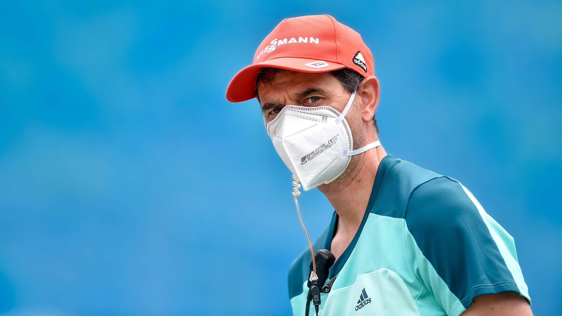 Stefan Horngacher: Der Trainer der DSV-Adler hat seine ganz eigene Spionage-Abwehr. Stefan Horngacher: Der Trainer der DSV-Adler hat seine ganz eigene Spionage-Abwehr.