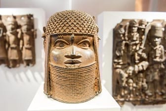 Benin-Bronzen im Hamburger Museum für Kunst und Gewerbe.