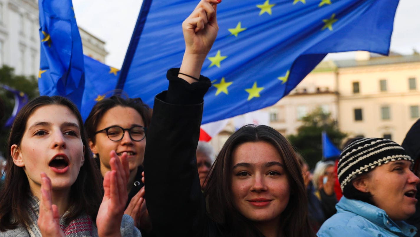 Die polnische Regierungspartei PiS stellte sich zuletzt immer deutlicher gegen die Gesetzgebung der EU. Ihr harter Kurs wird von Ungarn unterstützt.