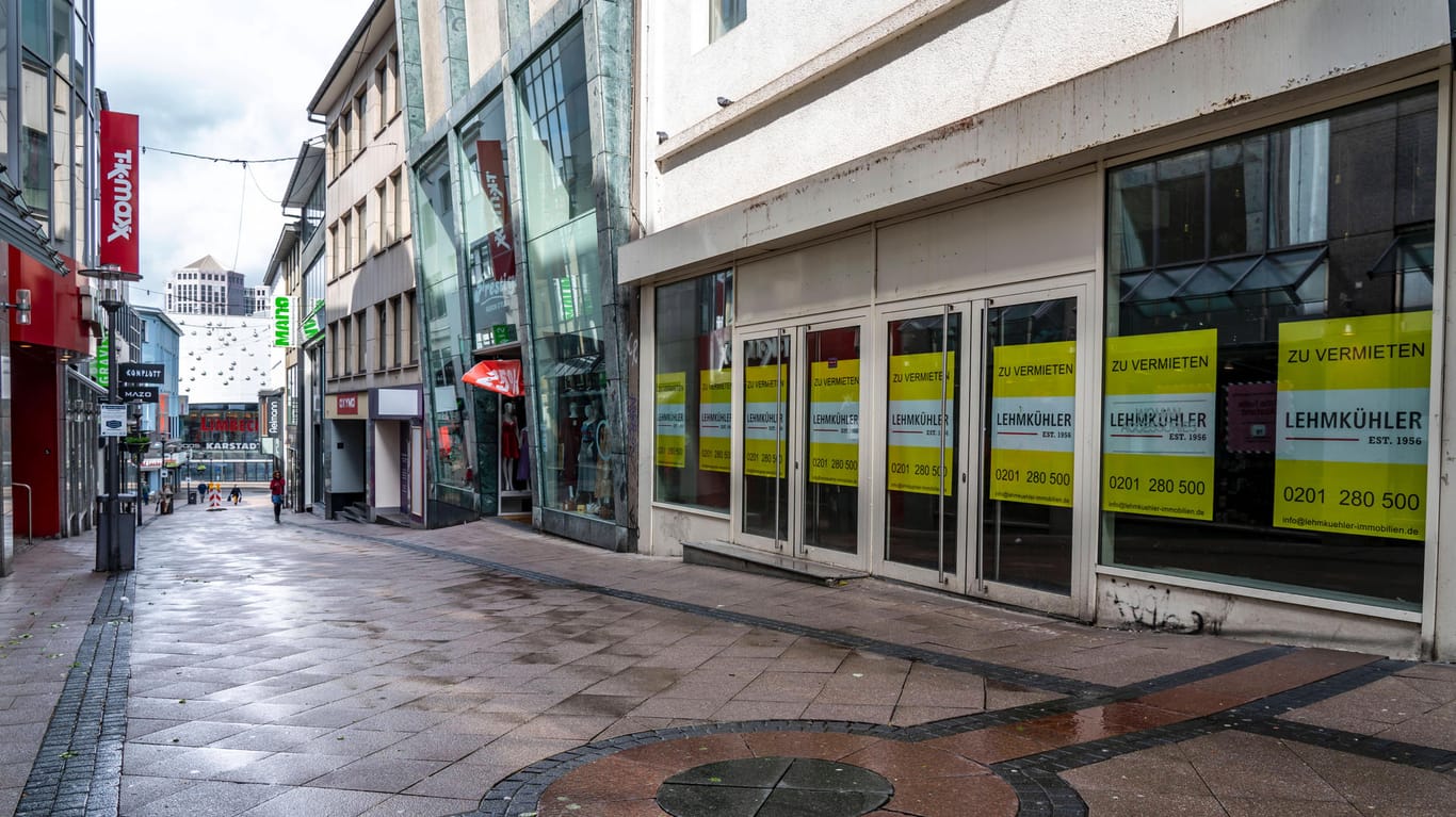 Eine Einkaufsstraße in Essen (Symbolbild): Nach der Corona-Krise stehen in deutschen Innenstädten viele Geschäfte leer.