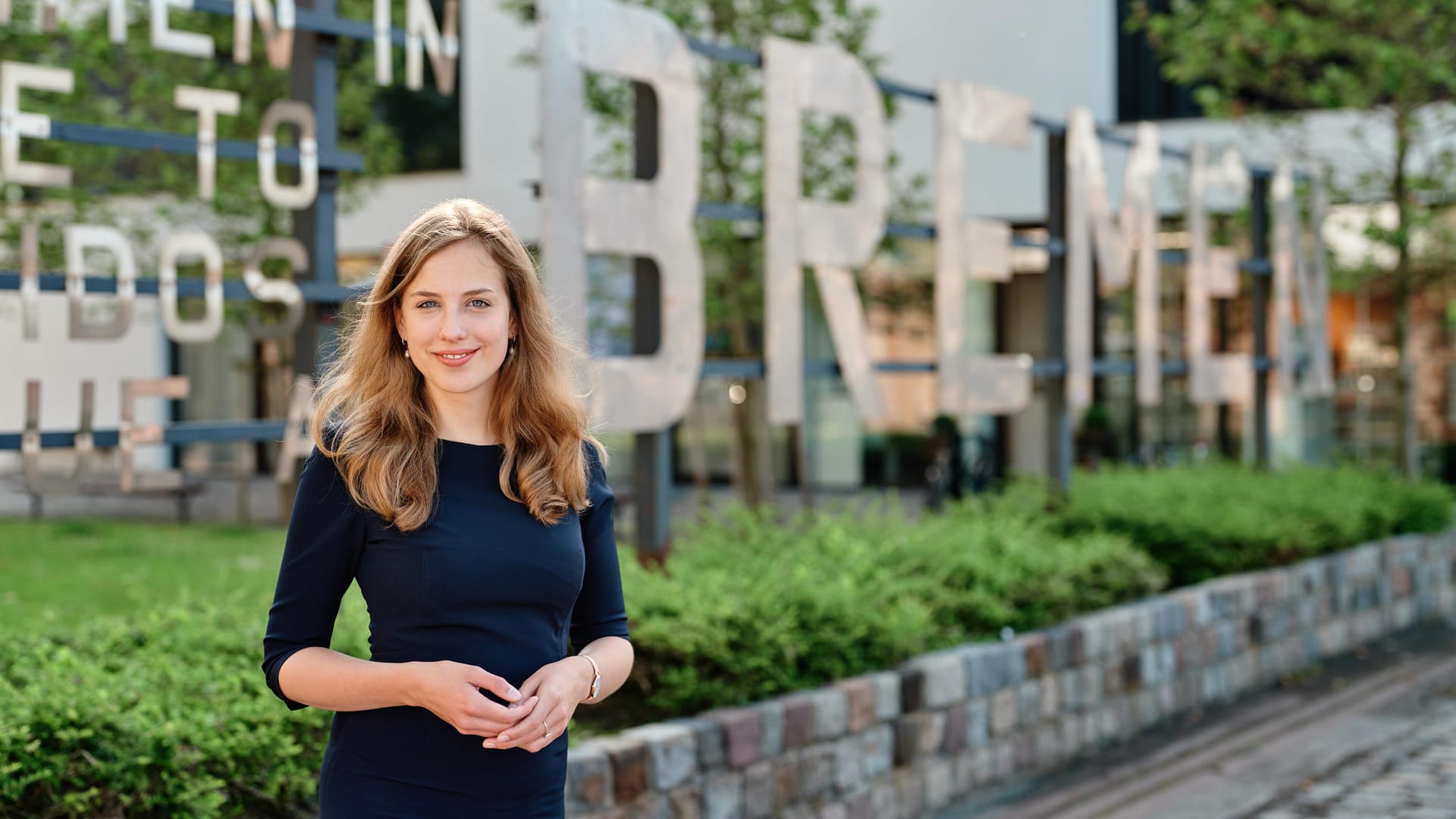 Die Bremer CDU-Politikerin Wiebke Winter: Die 25-Jährige sitzt bereits im Parteivorstand und macht sich mit der "Klimaunion" für die Einhaltung des 1,5 Grad-Zieles stark. Insider sagen: Jemand wie sie könnte Wähler von den Grünen zurück zu den Konservativen holen.