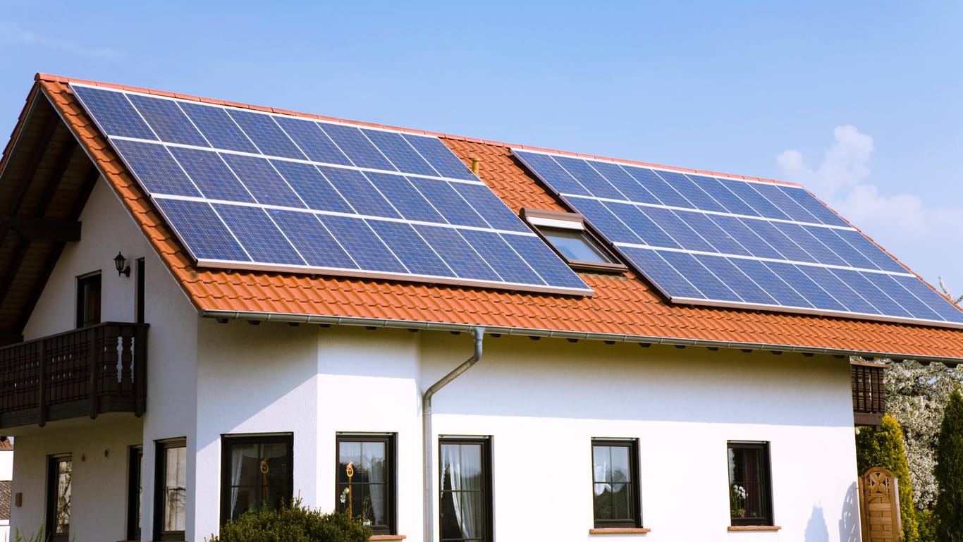 Solardach: Eine Pflicht für Solardächer wollen FDP, Grüne und SPD für alle neuen Gewerbedächer verankern.