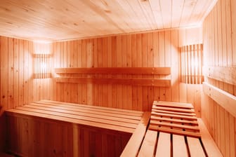 Eine Sauna: In Albanien wurden vier Touristen tot in einer Sauna aufgefunden. (Symbolfoto)