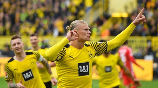 BVB-Stürmer Erling Haaland jubelt über seinen Treffer zum 2:0 gegen den FSV Mainz 05.