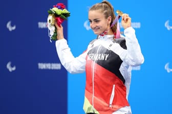 Erfolgreich: Elena Krawzow bei der Siegerehrung in Tokio.