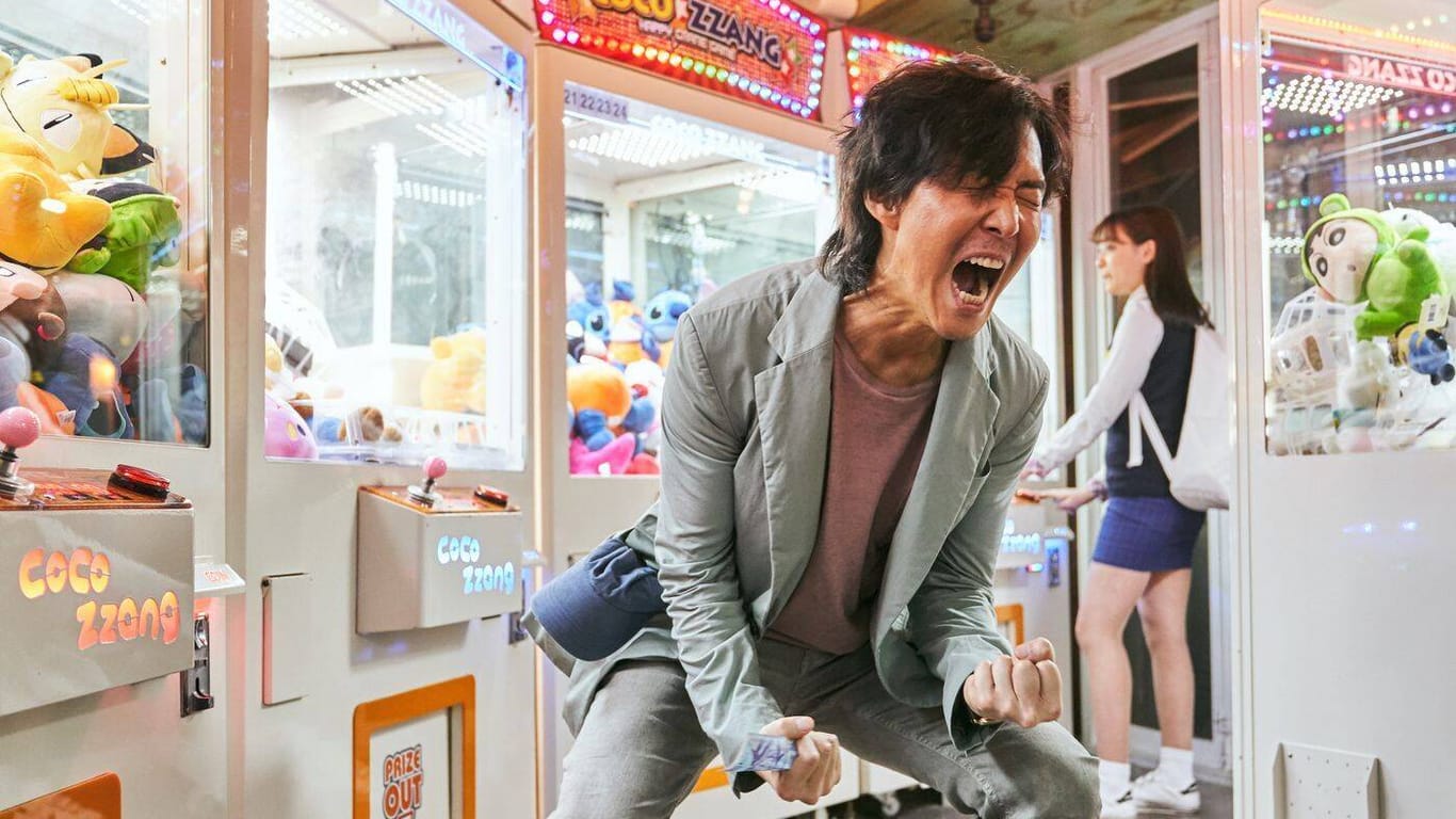 Grund zum Feiern: Die Netflix-Produktion Squid Game um Darsteller Lee Jung-jae inspiriert aktuell viele Fans beim Schuhkauf.