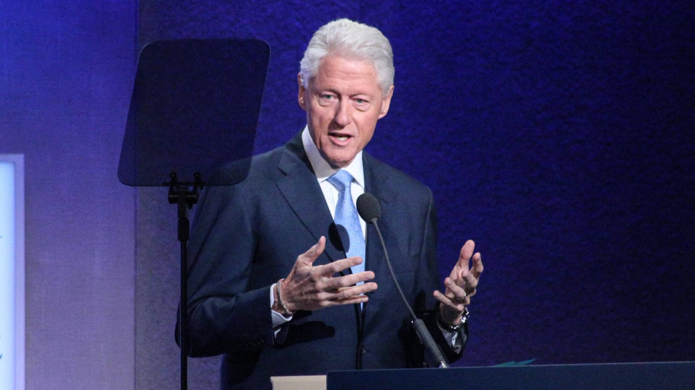 Bill Clinton: Der ehemalige US-Präsident konnte nach einer Harnwegsinfektion das Krankenhaus wieder verlassen.