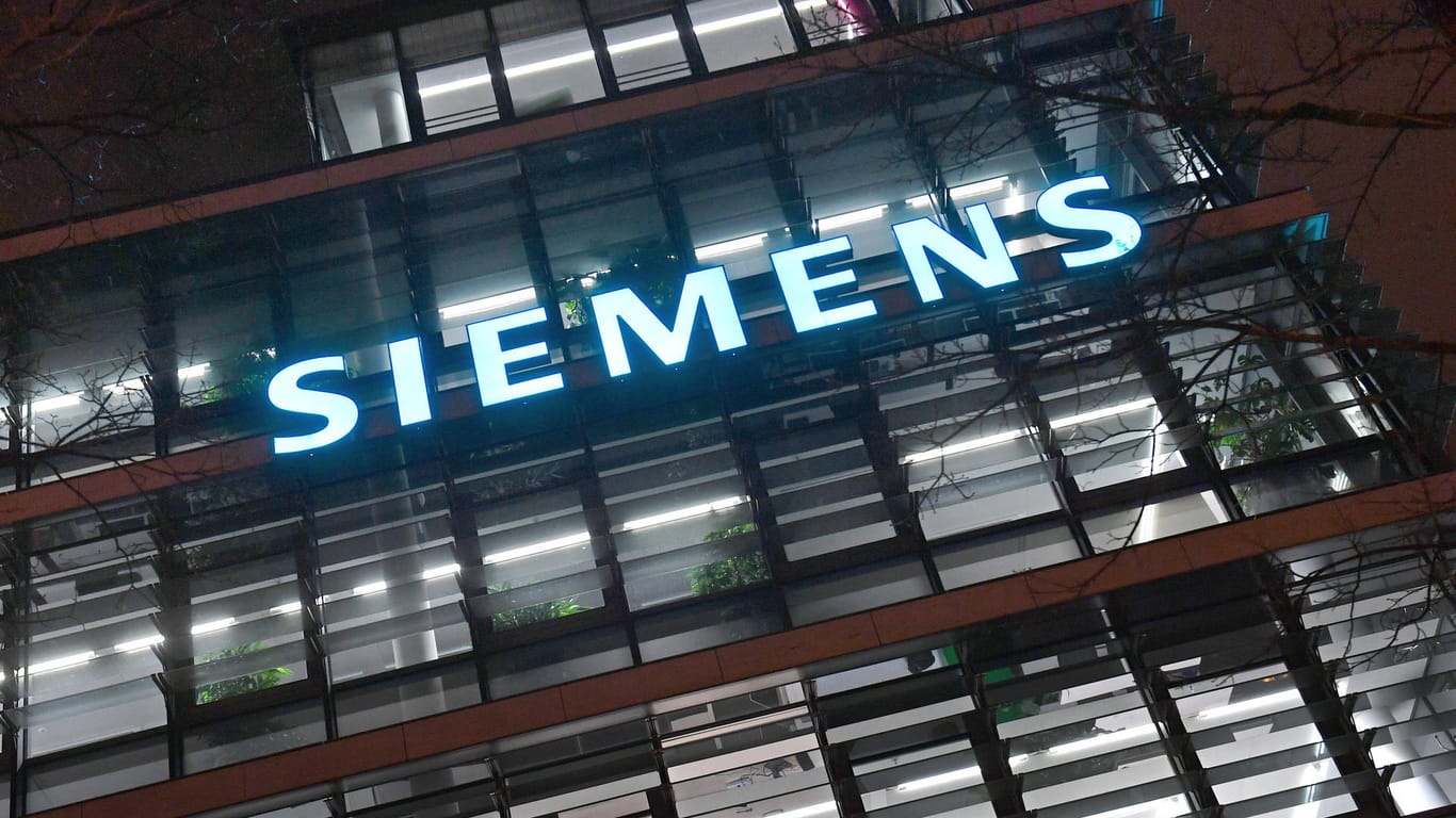 Siemens Konzernzentrale in München: Der neue Konzernchef Roland Busch will Berichten zufolge das Geschäft mit großen Antrieben auslagern.
