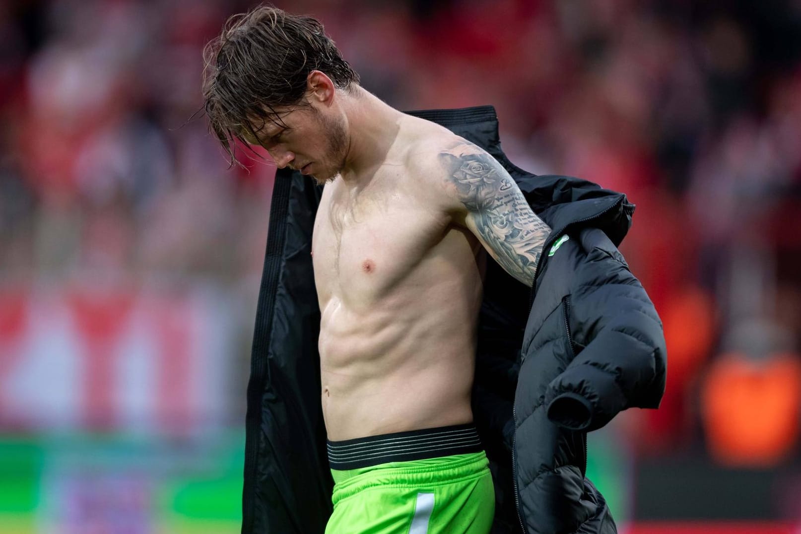 Wout Weghorst: Der Torjäger muss sich in Quarantäne begeben.