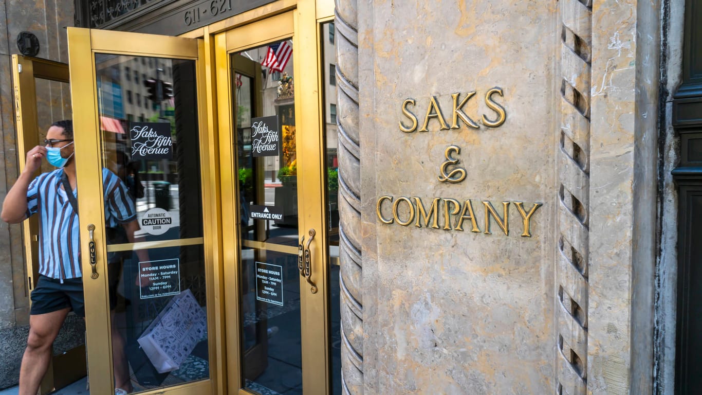New Yorker Filiale von Saks Fifth Avenue: Die Kaufhauskette strebt an die Börse.