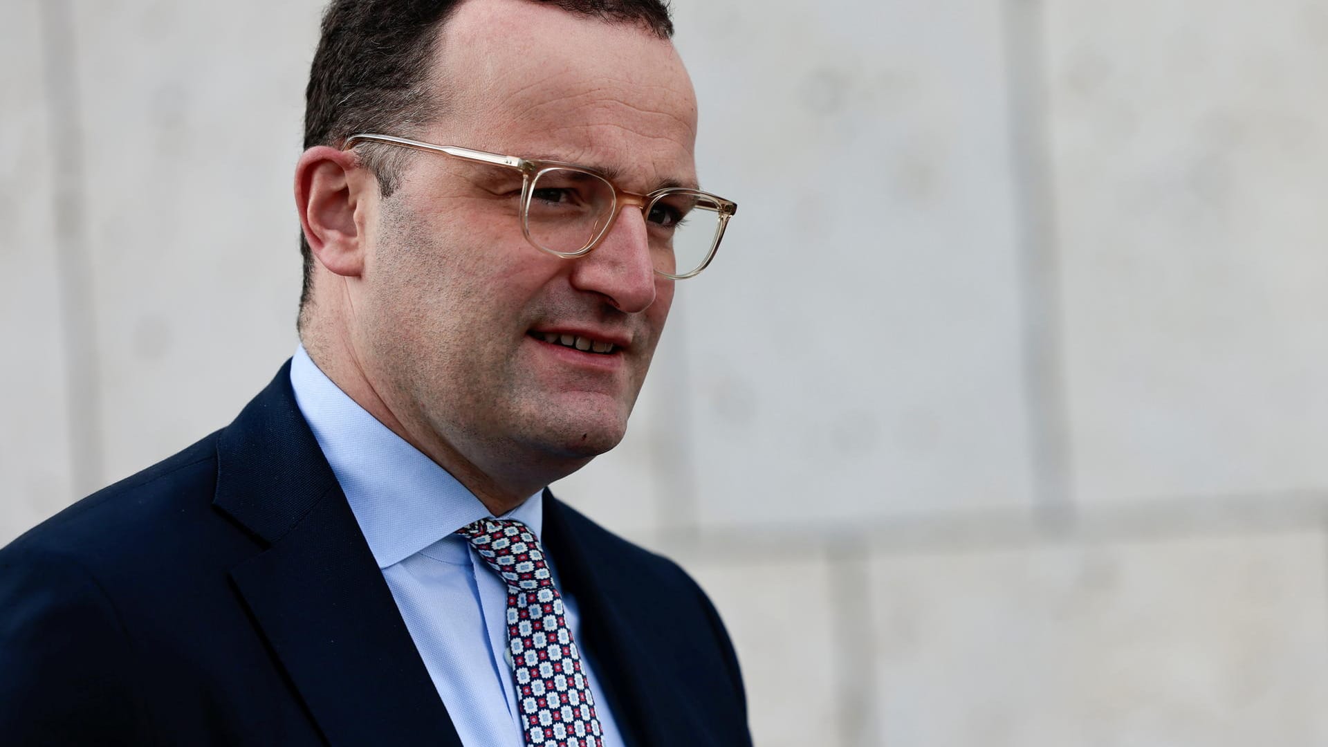 Jens Spahn: Der Gesundheitsminister will die "epidemische Lage nationaler Tragweite" bald auslaufen lassen. Jens Spahn: Der Gesundheitsminister will die "epidemische Lage nationaler Tragweite" bald auslaufen lassen.