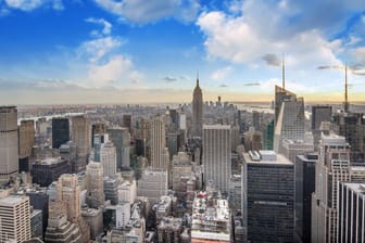 Skyline von Manhattan (Symbolbild): Ab dem 8. November können Ausländer wieder in die USA einreisen.