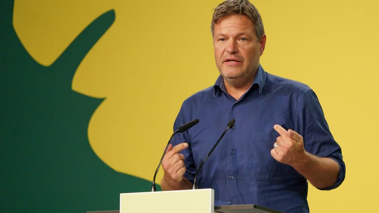Robert Habeck: Die Grünen einigten sich in den Sondierungen mit SPD und FDP darauf, das Rentenalter vorerst nicht weiter anzuheben.