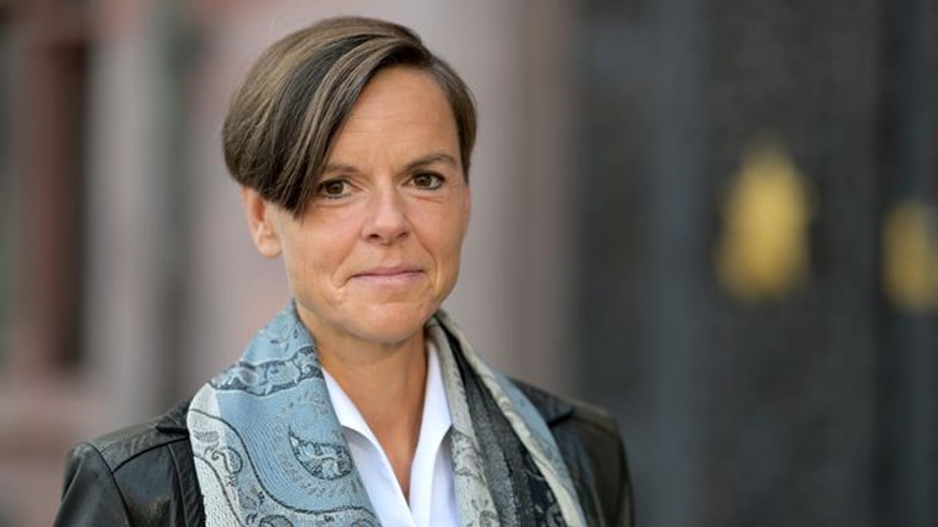 Antje Rávik Strubel, Autorin des Buches "Blaue Frau", ist mit dem Deutschen Buchpreis ausgezeichnet worden.