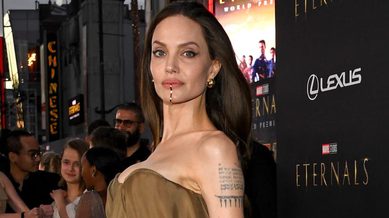 Angelina Jolie: Zur Premiere brachte sie fünf ihrer sechs Kinder mit.