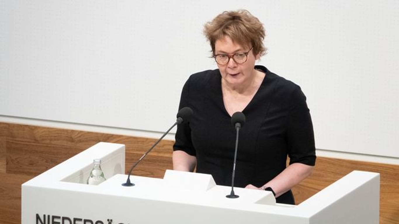 Daniela Behrens (SPD), Gesundheitsministerin Niedersachsen, spricht (Archivbild): Trotz Ende der epidemischen Lage sollen die Corona-Regeln beibehalten werden.