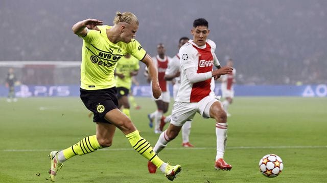Erling Haaland (l) und Edson Alvarez Erling Haaland (l) und Edson Alvarez