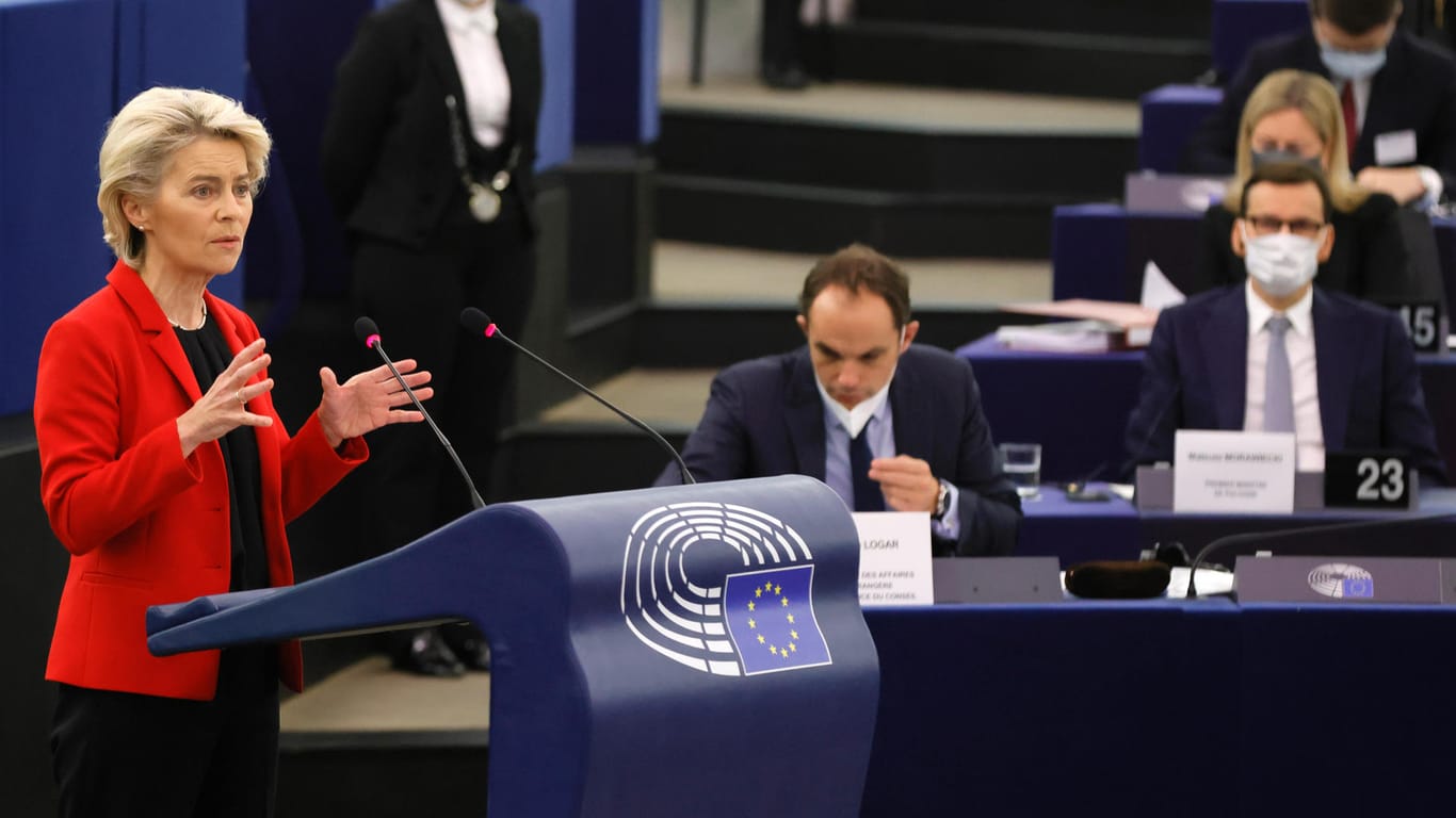 EU-Kommissionspräsidentin Ursula von der Leyen las dem polnischen Ministerpräsidenten gestern im EU-Parlament die Leviten.