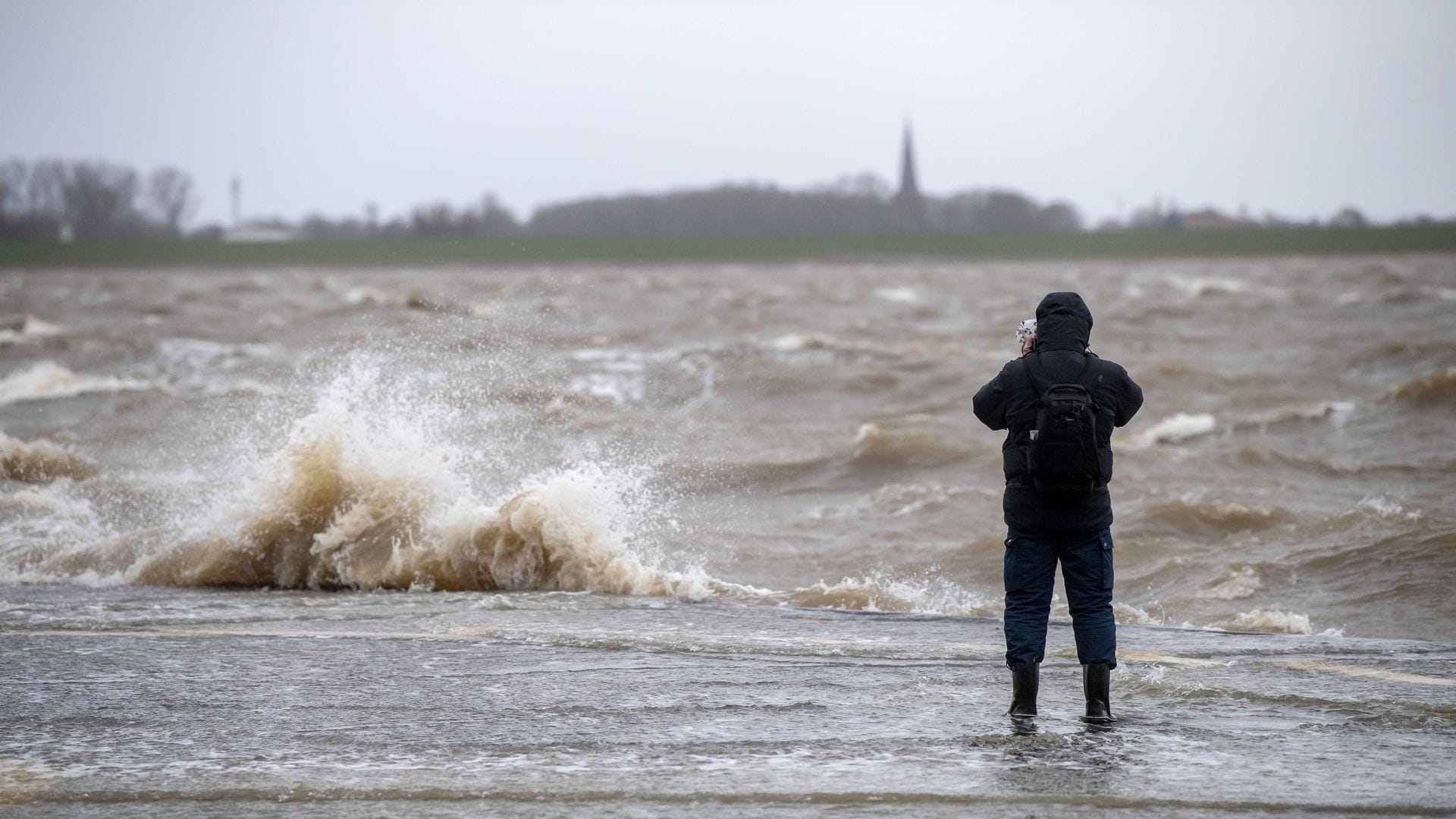 Sturm in Niedersachsen, Bremerhaven: Dort könnte der erste Herbststurm für ordentlich Wirbel sorgen.