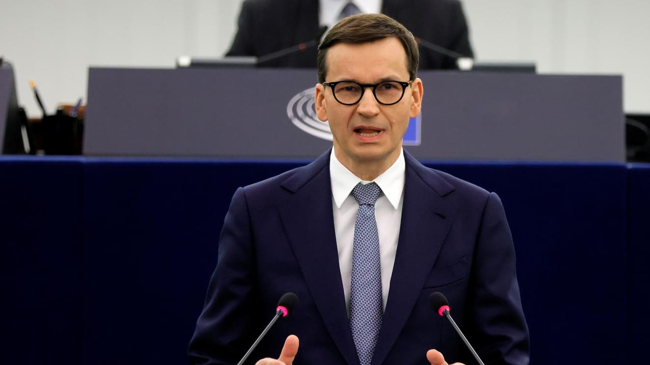 Polens Premierminister Mateusz Morawiecki verteidigt vor dem EU-Parlament seinen Kurs.