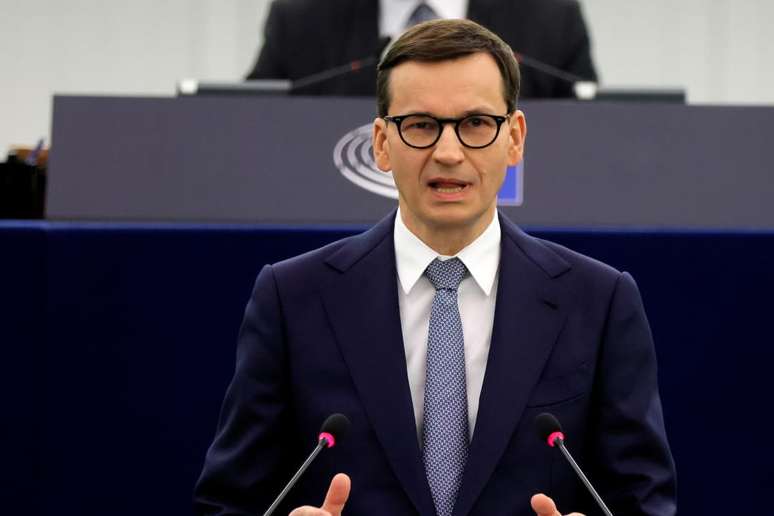 Polens Premierminister Mateusz Morawiecki verteidigt vor dem EU-Parlament seinen Kurs.