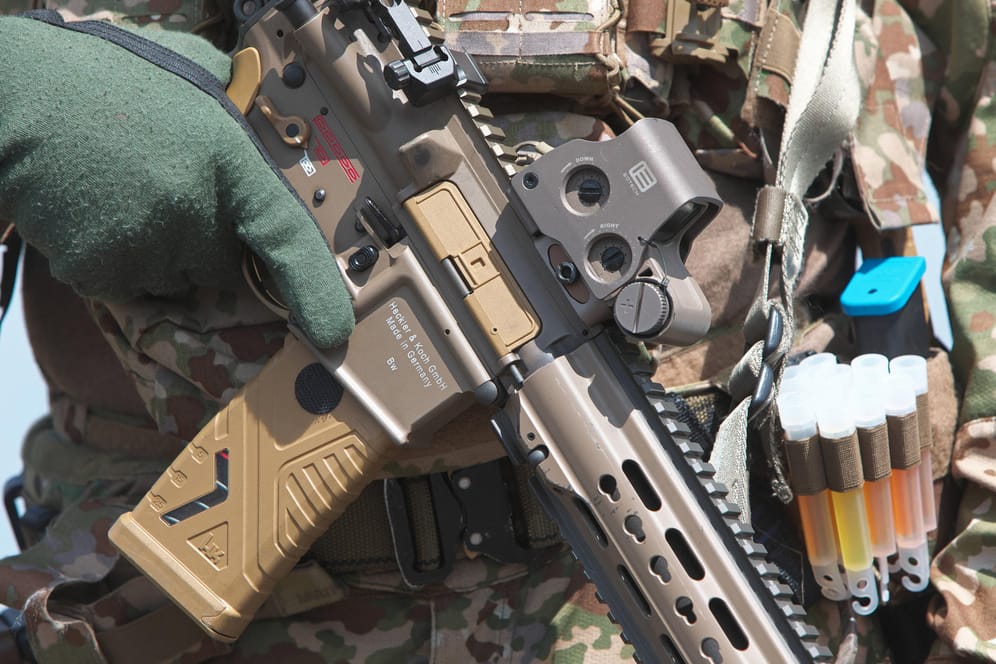 Sturmgewehr der deutschen Spezialkräfte: Zwei Ex-Bundeswehrsoldaten sollen eine Privatarmee geplant haben. (Symbolbild)