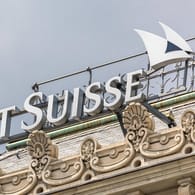 Zentrale der Credit Suisse: Die Schweizer Bank hat sich mit US-Behörden auf eine hohe Strafzahlung wegen eines Korruptionsverdacht geeingt