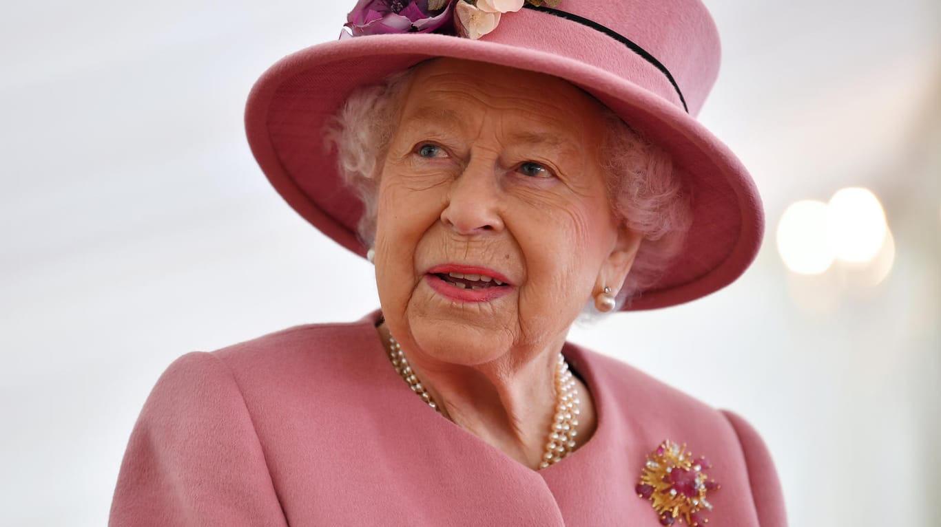 Queen Elizabeth II.: Die Königin musste eine geplante Reise aus gesundheitlichen Gründen absagen.