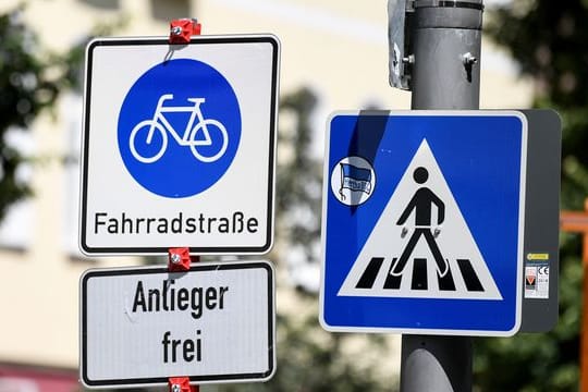 In diese Fahrradstraße dürfen auch Anlieger fahren - sie müssen sich aber an die dortigen Regeln halten.