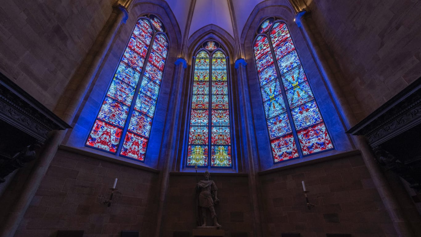 Kirchenfenster in der Abteikirche Tholey: Gerhard Richter gestaltete sie.