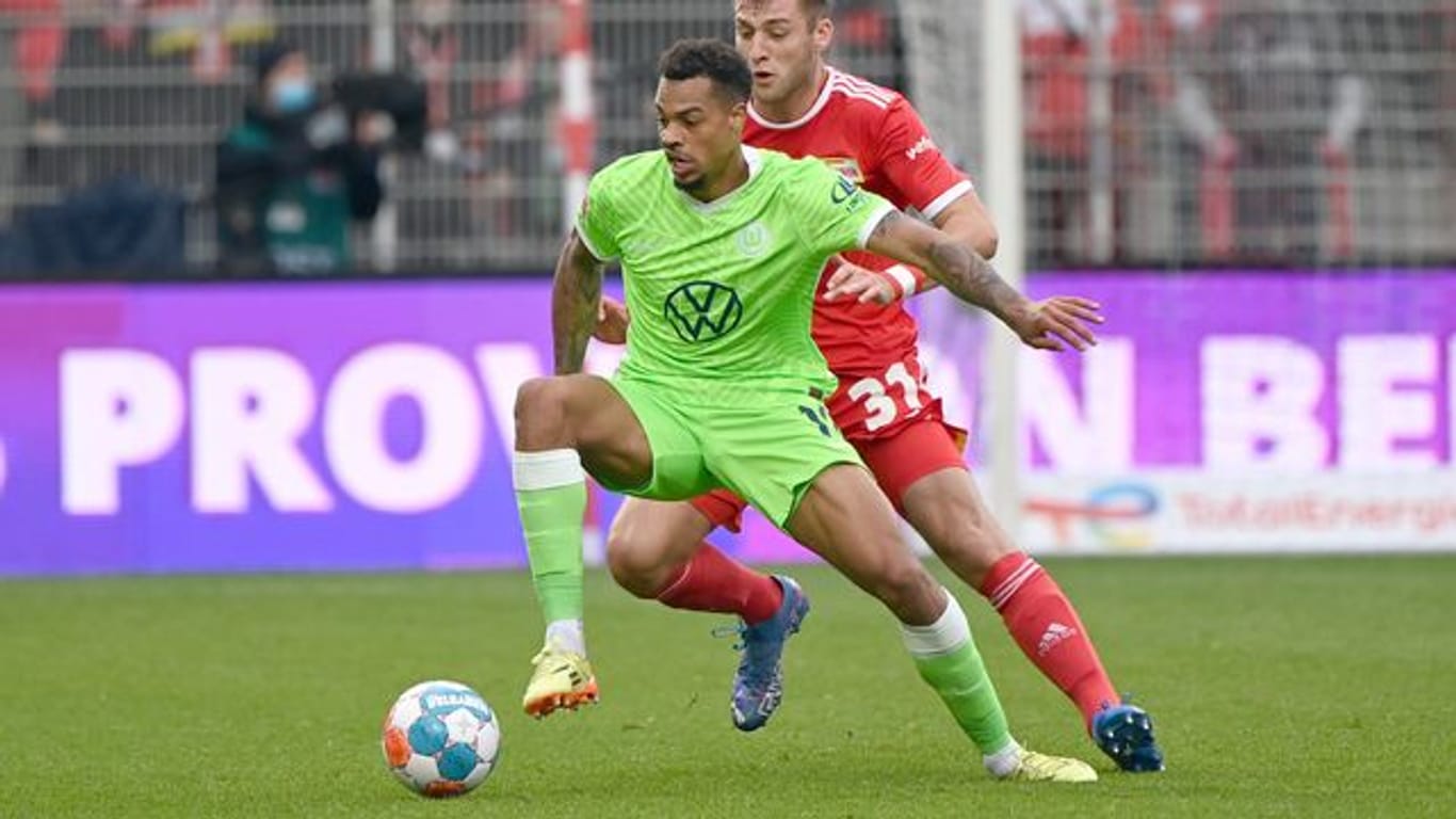 Lukas Nmecha (v) soll für Wolfsburg die Tore schießen.